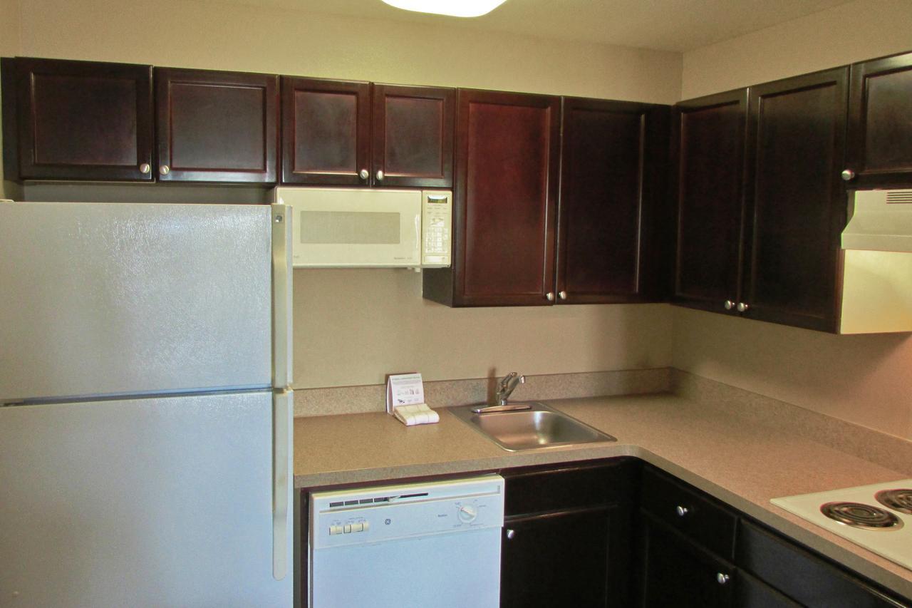 Extended Stay America Suites - Detroit - Auburn Hills - Featherstone Rd Zewnętrze zdjęcie