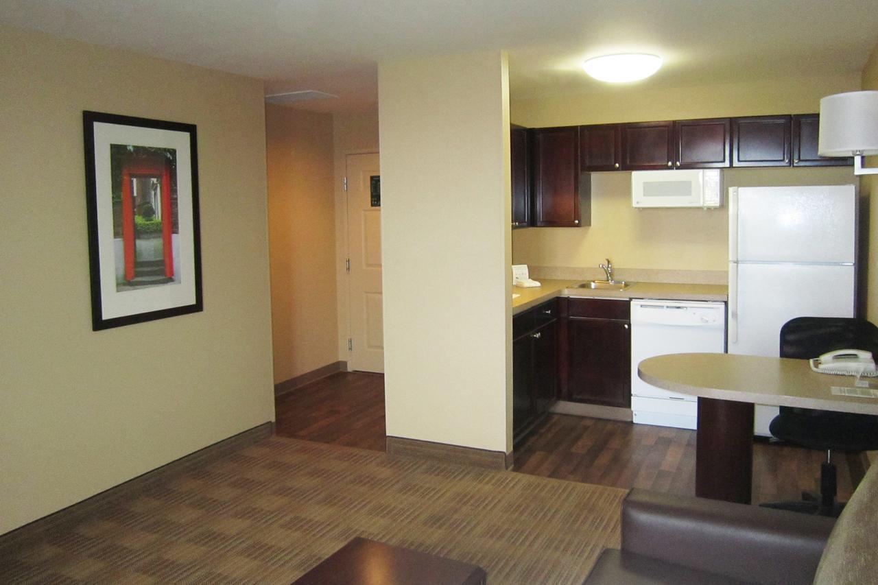 Extended Stay America Suites - Detroit - Auburn Hills - Featherstone Rd Zewnętrze zdjęcie